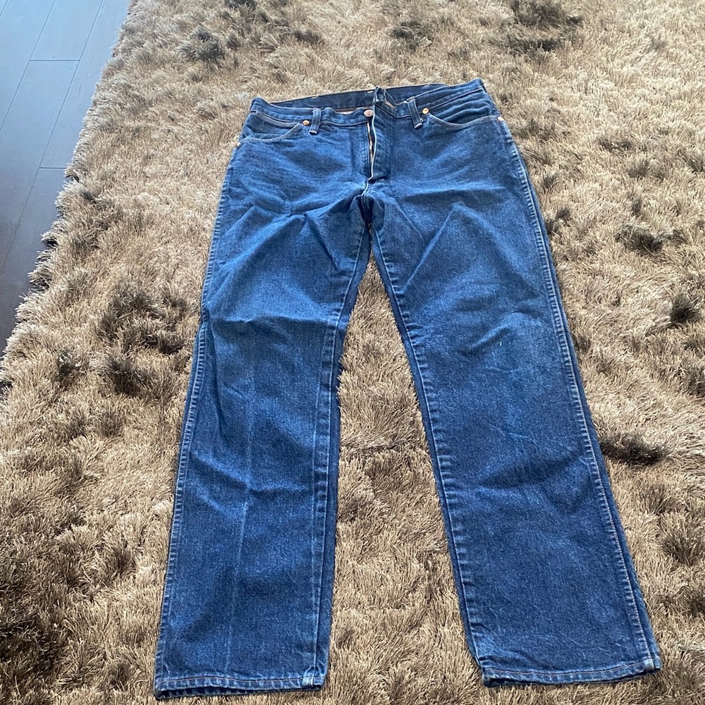 Wrangler Men's Deep Blue Straight Jeans